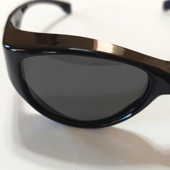 NWOT Jet Black Wraparound Unisex Sunglasses With Dark Grey Lens - Picture 2 of 9